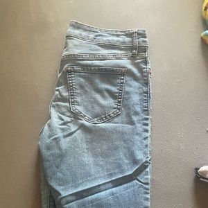 Old Navy light wash skinny jeans size 6